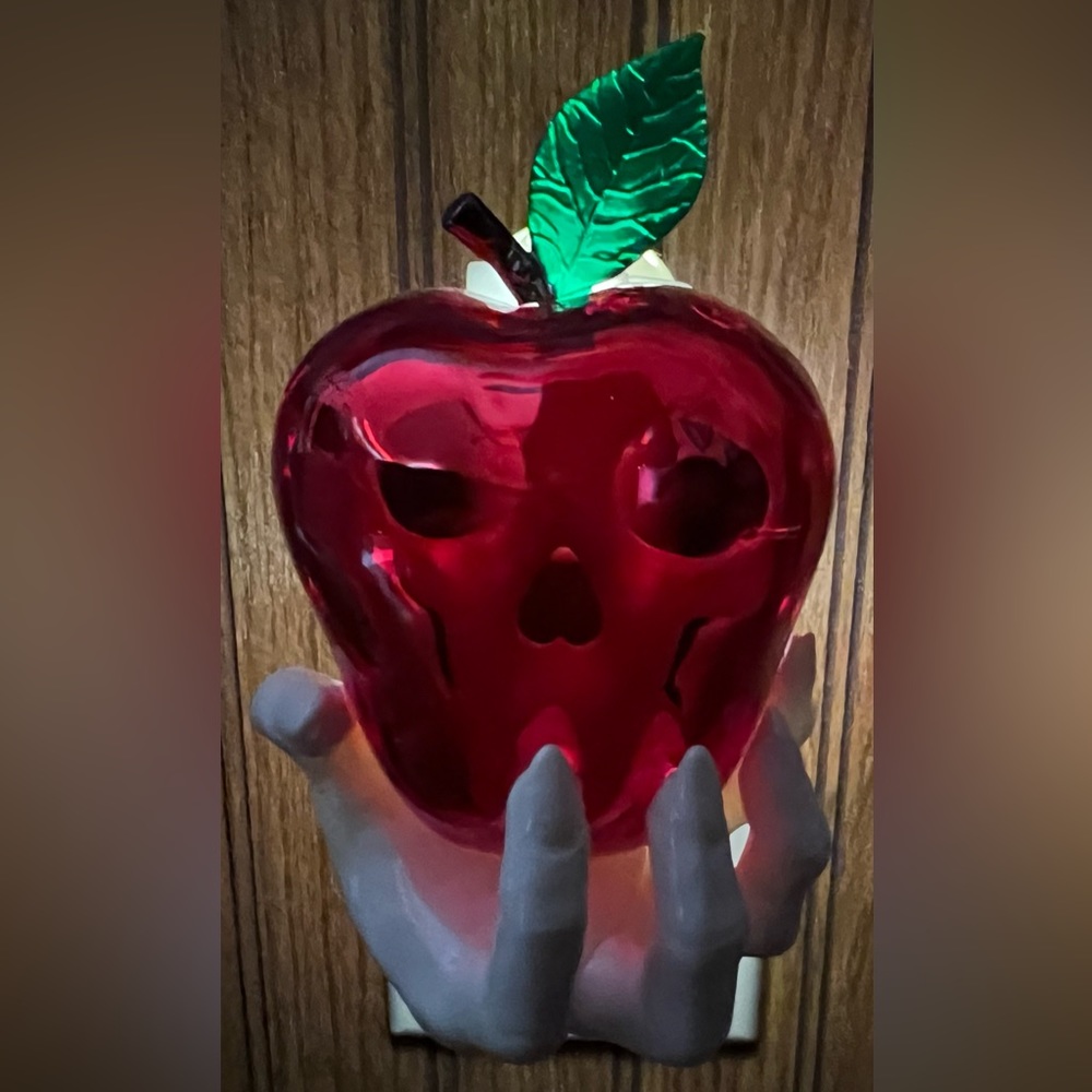 💀🍎BATH & BODY WORKS HALLOWEEN APPLE WALLFLOWER🍎💀